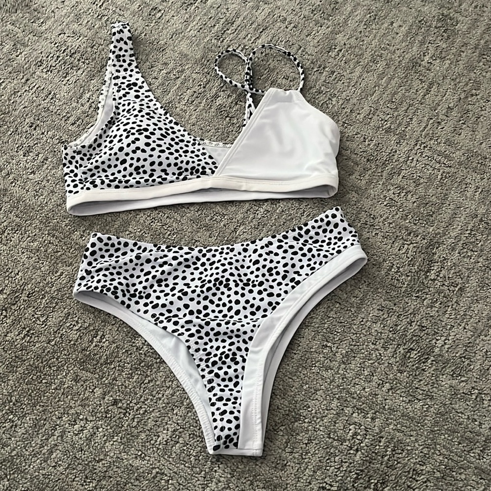 Shien black and white bathing suit bikini